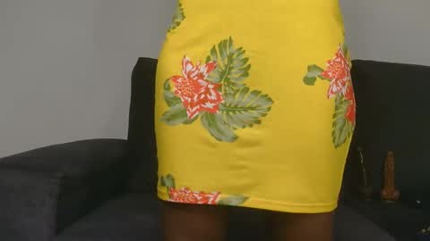 Snapshot of skyy_brown chatting on 05-02-26, 12:15 Bella online show from 05-02-26, 12:15