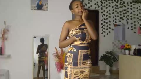 Snapshot of skyy_brown chatting on 05-27-26, 12:51 Bella online show from 05-27-26, 12:51