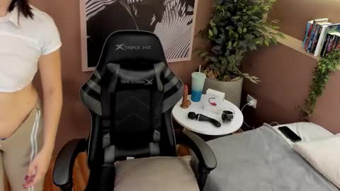 abby online show from 02-19-26, 01:18