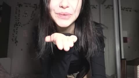 Snapshot of sladkoezka chatting on 10-22-25, 06:07 Katya online show from 10-22-25, 06:07