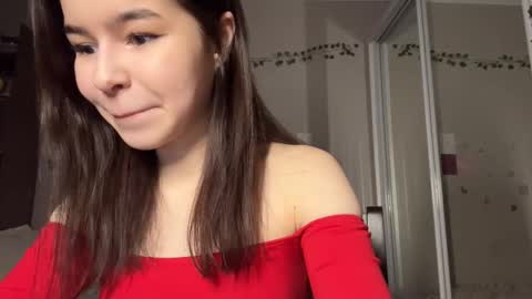 Snapshot of sladkoezka chatting on 01-12-26, 06:35 Katya online show from 01-12-26, 06:35