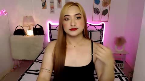 Snapshot of slave_amanda69 chatting on 06-09-26, 12:55 Queen Cyrine online show from 06-09-26, 12:55