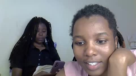 sleciah online show from 11-22-25, 10:25