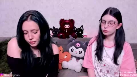 Snapshot of sleepingduo chatting on 05-11-26, 04:04 Hi We are Iva and Angela Nice to meet u 3 online show from 05-11-26, 04:04