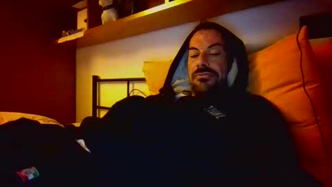 Snapshot of slevin1983 chatting on 02-01-26, 02:48 slevin online show from 02-01-26, 02:48