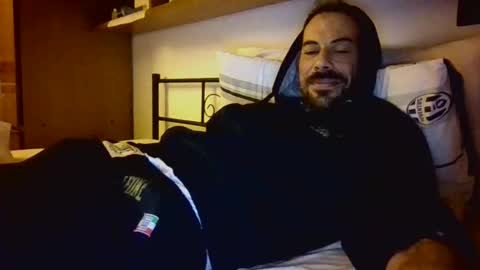 Snapshot of slevin1983 chatting on 02-10-26, 10:58 slevin online show from 02-10-26, 10:58