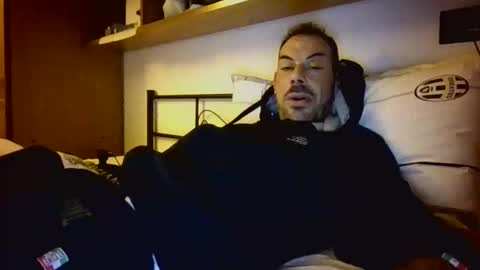 Snapshot of slevin1983 chatting on 02-22-26, 03:10 slevin online show from 02-22-26, 03:10