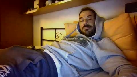 Snapshot of slevin1983 chatting on 03-08-26, 08:34 slevin online show from 03-08-26, 08:34