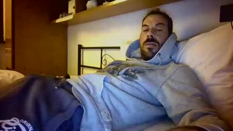 Snapshot of slevin1983 chatting on 03-16-26, 01:00 slevin online show from 03-16-26, 01:00