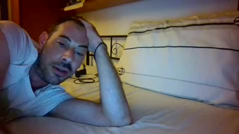 Snapshot of slevin1983 chatting on 07-21-26, 12:02 slevin online show from 07-21-26, 12:02