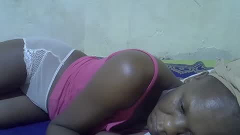 Snapshot of slim_girl3 chatting on 03-07-25, 03:51 slim_girl3 online show from 03-07-25, 03:51