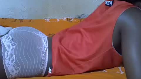 Snapshot of slim_girl3 chatting on 09-23-25, 01:52 slim_girl3 online show from 09-23-25, 01:52