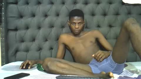 Snapshot of slim_long01 chatting on 06-07-26, 06:50 slim long01 online show from 06-07-26, 06:50