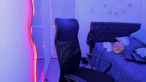 Snapshot of slim_master12 chatting on 12-06-24, 05:53 slim_master12 online show from 12-06-24, 05:53