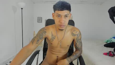 slim_master12 online show from 03-08-26, 01:48