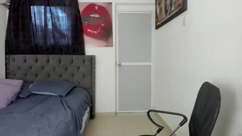 slim_master12 online show from 06-09-26, 06:08