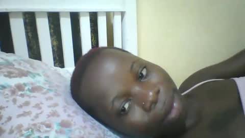 slim_petite_ebony online show from 01-21-25, 11:13