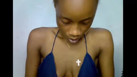 Snapshot of slim_petitqueen chatting on 12-20-25, 08:05 Alice online show from 12-20-25, 08:05