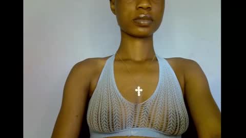 Snapshot of slim_petitqueen chatting on 12-21-25, 08:10 Alice online show from 12-21-25, 08:10