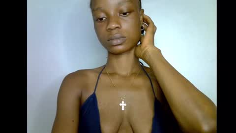 Snapshot of slim_petitqueen chatting on 01-06-26, 07:23 Alice online show from 01-06-26, 07:23