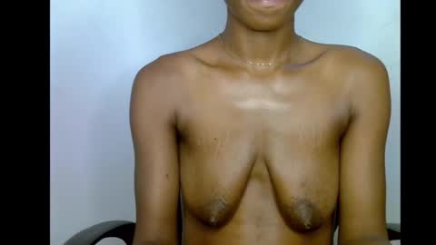 Snapshot of slim_petitqueen chatting on 01-08-26, 09:39 Alice online show from 01-08-26, 09:39