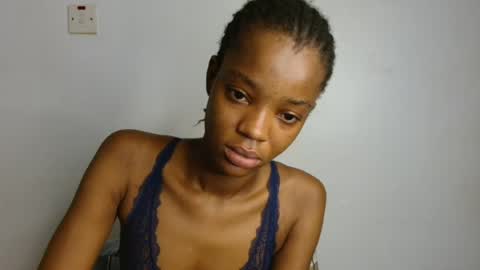 Snapshot of slim_wetpussyy chatting on 06-23-26, 07:28 Bella online show from 06-23-26, 07:28