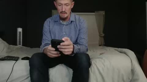 Snapshot of slimjp chatting on 11-17-25, 04:18 slimjp online show from 11-17-25, 04:18