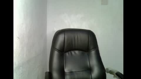 Snapshot of slimsin_1 chatting on 07-26-26, 07:10 Kim online show from 07-26-26, 07:10
