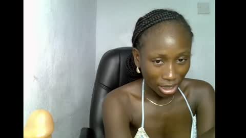 Snapshot of slimsin_1 chatting on 07-28-26, 08:52 Kim online show from 07-28-26, 08:52
