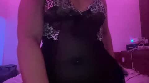 Snapshot of slimthickdesi chatting on 03-18-26, 10:57 slimthickdesi online show from 03-18-26, 10:57