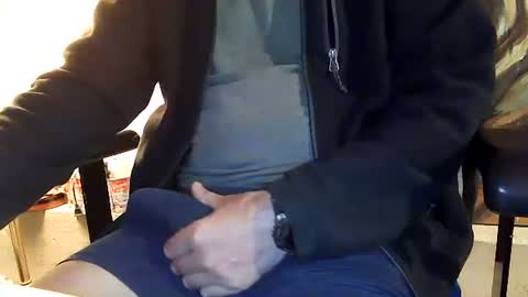 Snapshot of slogrow_uncut chatting on 12-02-24, 05:04 SlowGrow Uncut online show from 12-02-24, 05:04