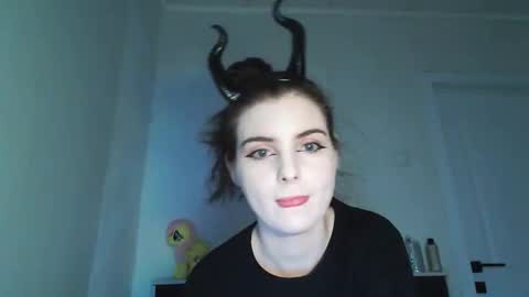 Snapshot of sloomonata chatting on 11-02-25, 03:42 sloomonata online show from 11-02-25, 03:42