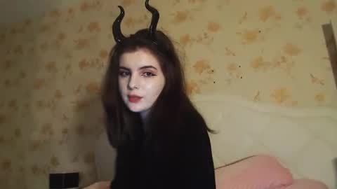 Snapshot of sloomonata chatting on 11-08-25, 11:43 sloomonata online show from 11-08-25, 11:43