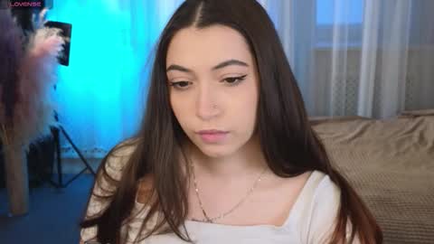 Emilia online show from 01-16-26, 12:09