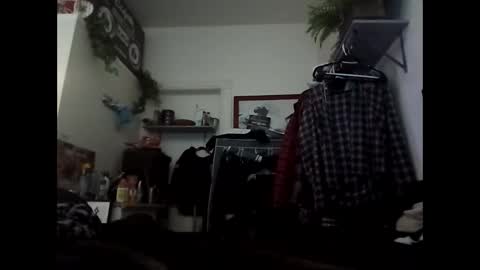 Slung hung online show from 10-19-25, 07:25