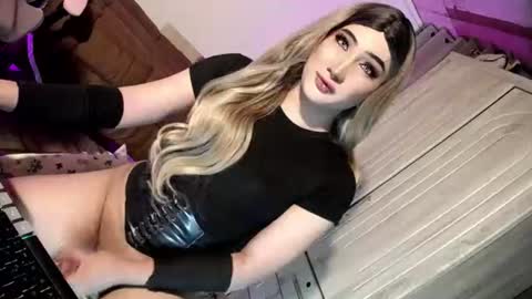 Nathalie online show from 06-20-26, 05:54