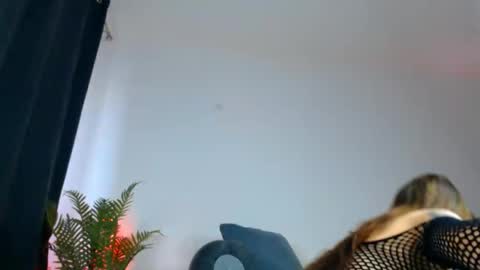 Ariana online show from 05-28-26, 05:49