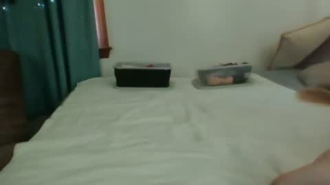 Snapshot of sluttamer72 chatting on 12-20-25, 03:08 Jade and Thomas online show from 12-20-25, 03:08