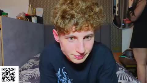 Snapshot of sluttsavage chatting on 05-05-26, 04:20 sluttsavage online show from 05-05-26, 04:20