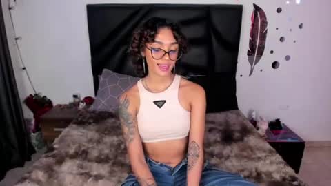 slutty_venus7 online show from 06-12-26, 04:17