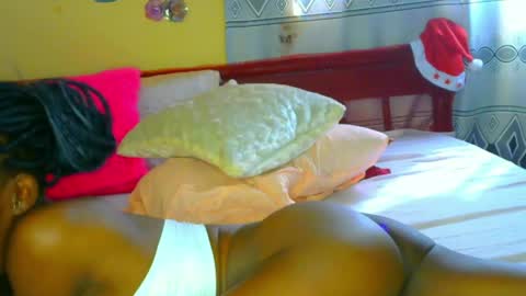 Snapshot of sluttysam_ chatting on 05-11-26, 12:49 Sexyslutt online show from 05-11-26, 12:49