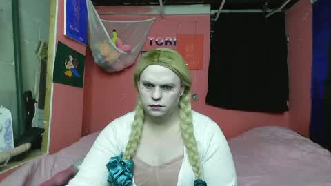 Tori Smith online show from 02-11-25, 05:16