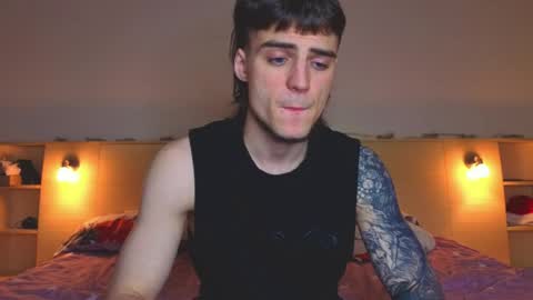 Snapshot of sly_gus chatting on 04-26-26, 04:37 Gus online show from 04-26-26, 04:37