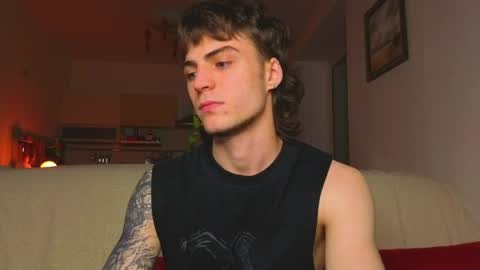 Snapshot of sly_gus chatting on 06-02-26, 08:55 Gus online show from 06-02-26, 08:55