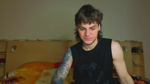 Snapshot of sly_gus chatting on 06-06-26, 04:12 Gus online show from 06-06-26, 04:12