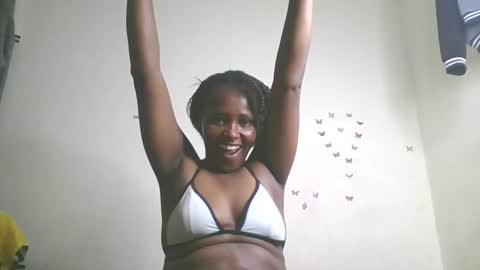 Snapshot of sly_mama chatting on 05-23-26, 01:04 sly_mama online show from 05-23-26, 01:04