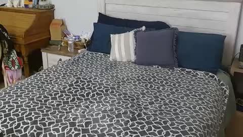 Rachel Lawrence online show from 01-26-25, 03:48