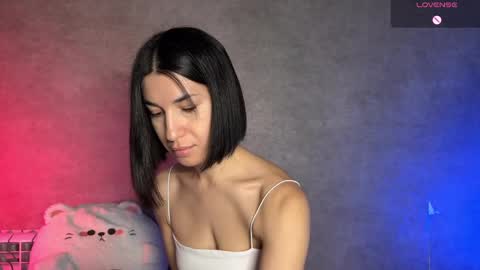 Snapshot of smaillev chatting on 05-04-26, 10:33 Melani online show from 05-04-26, 10:33