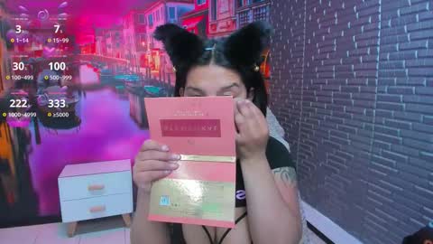 Mariana Torres online show from 10-29-25, 01:46