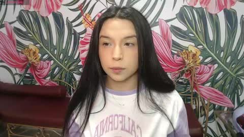 Snapshot of small__naughty chatting on 05-08-26, 01:05 Mariana Torres online show from 05-08-26, 01:05